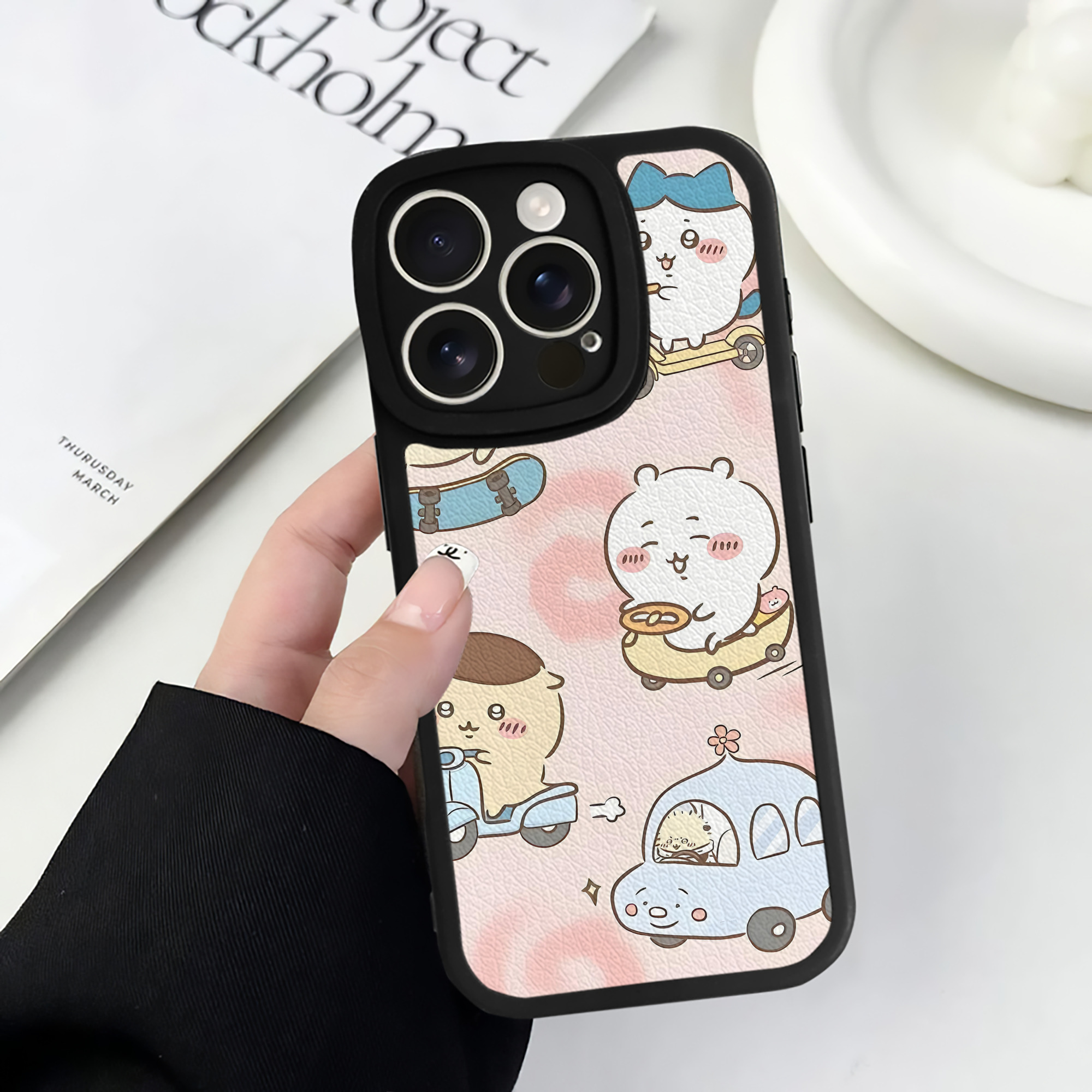 （画像用） ちいかわ Chii-kawa 【iPhone 16シリーズ対応】シリコンスマホケース（レザー調） 材質：シリコン